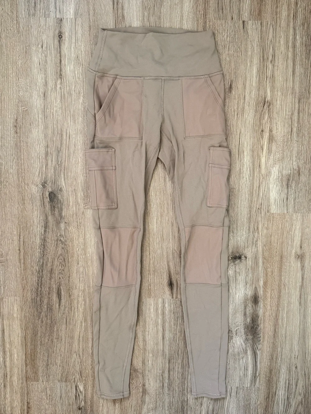 ALO Yoga high-waist cargo leggings